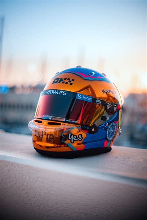 daniel ricciardo helmet 2022